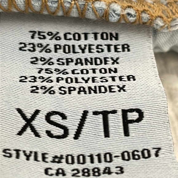 Almost Famous Light blue Cargo Pull on jeans with elasticized cuffs. - Picture 9 of 9